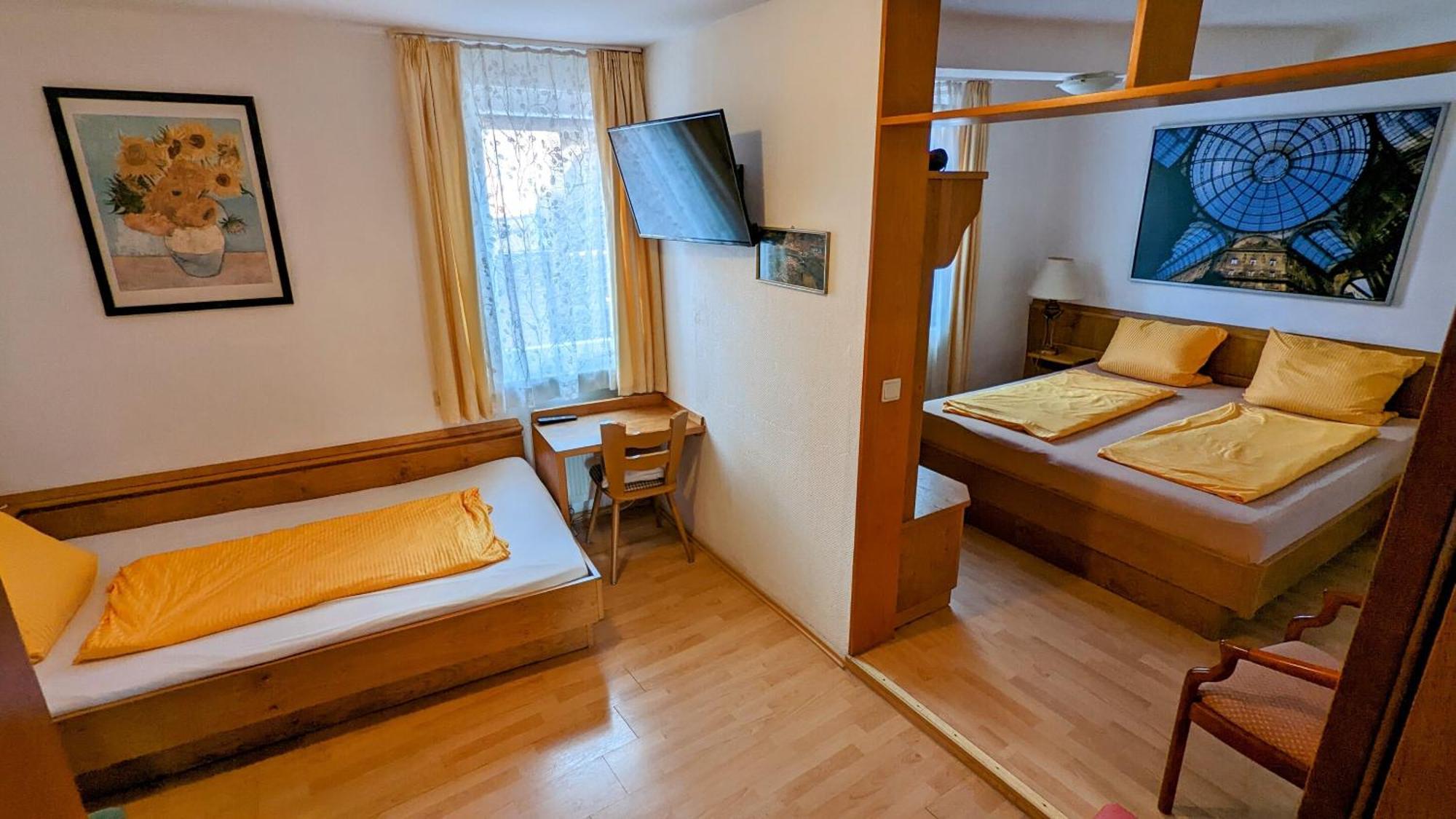 Gasthof Hotel Rose Obereisenheim Rum bild