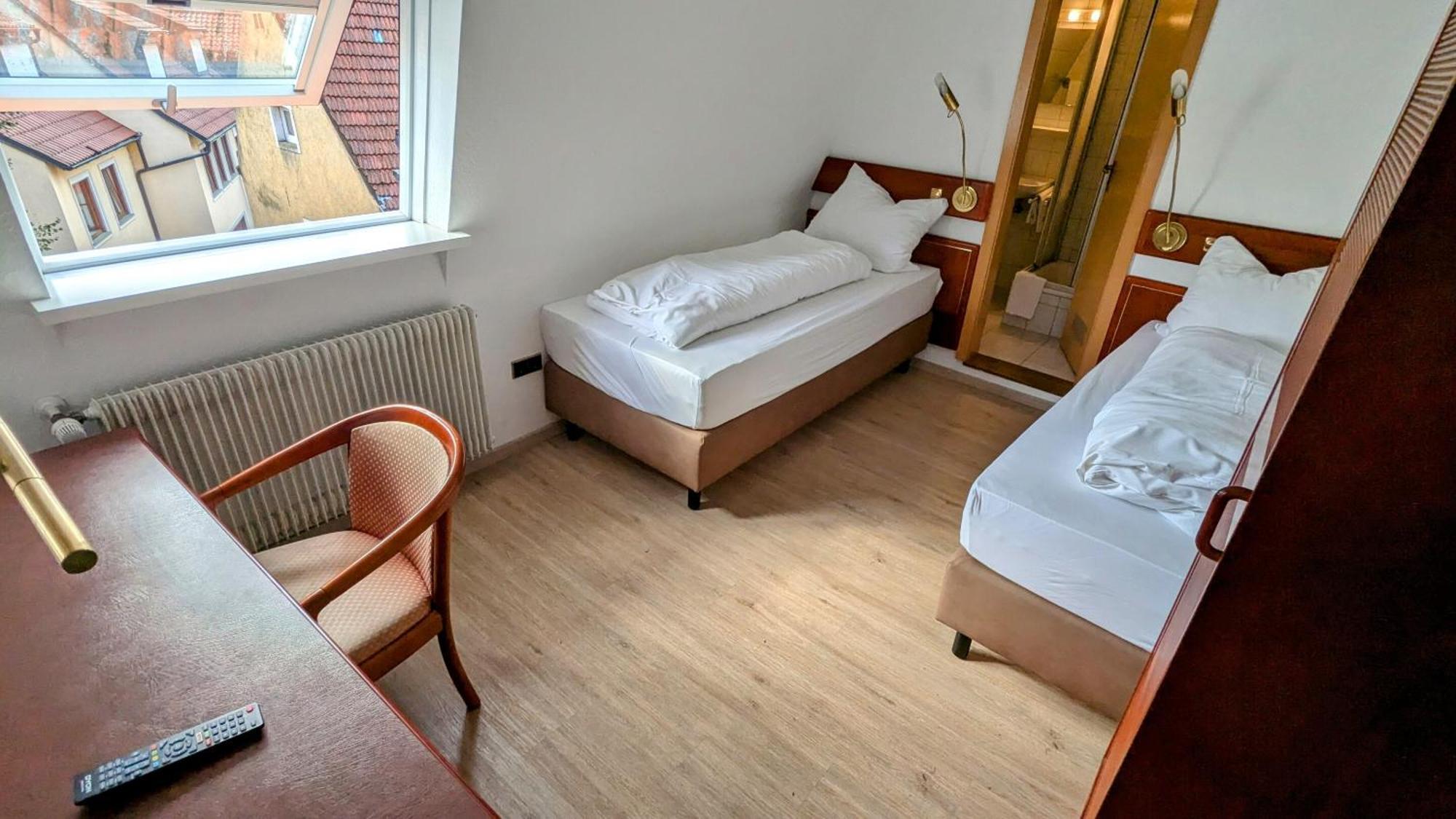 Gasthof Hotel Rose Obereisenheim Rum bild